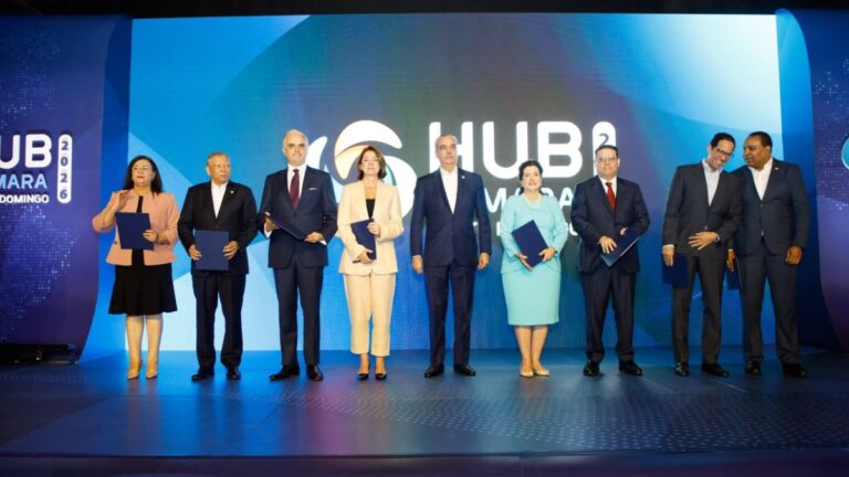 Gobierno dominicano y Amazon Web Services lanzan programa de 50 mil becas para capacitar en inteligencia artificial y computación en la nube